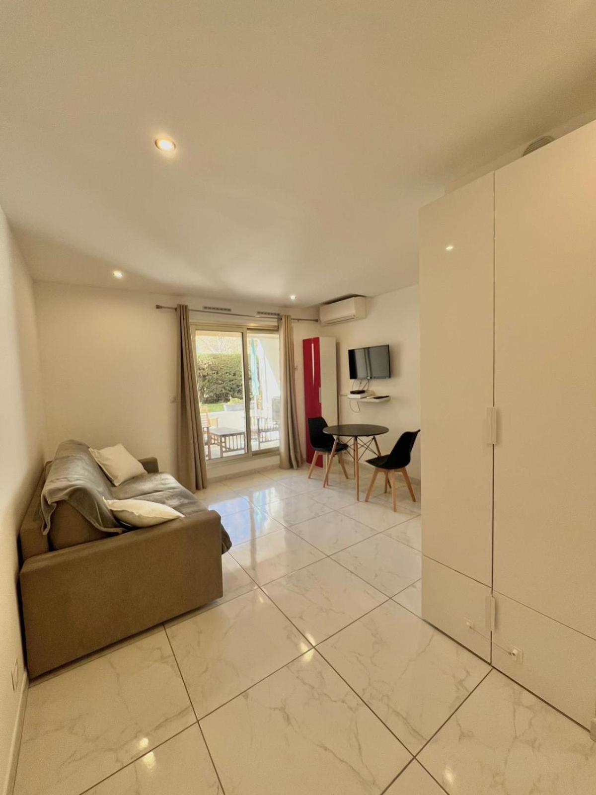 Superbe Studio Terrasse Centre Ville Et Plages A Pieds Cannes Buitenkant foto